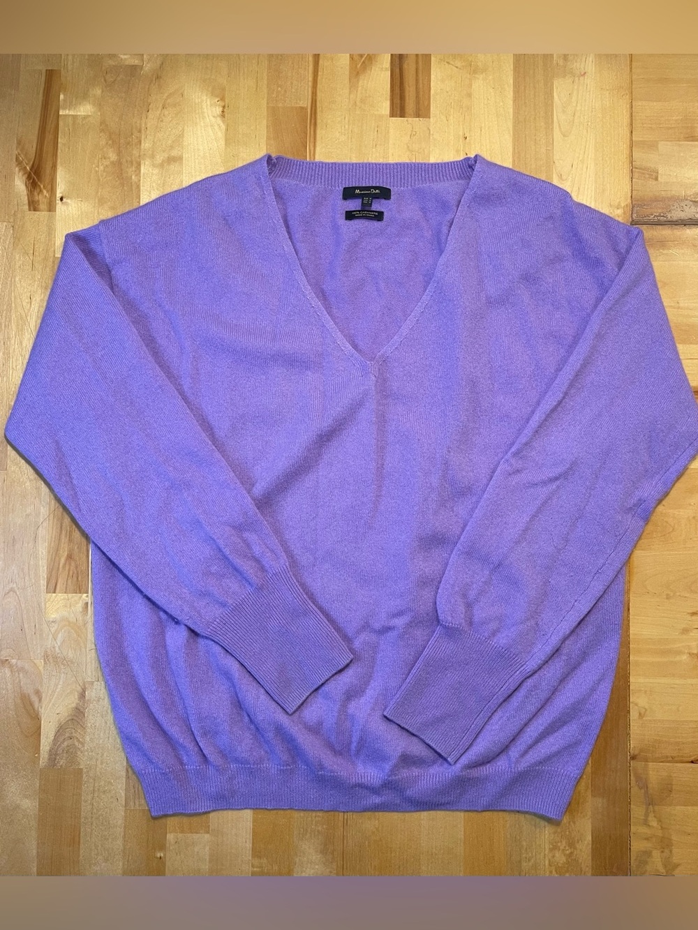 Massimo Dutti 100% Cashmere V-Neck Sweater in Lilac / Purple - Medium